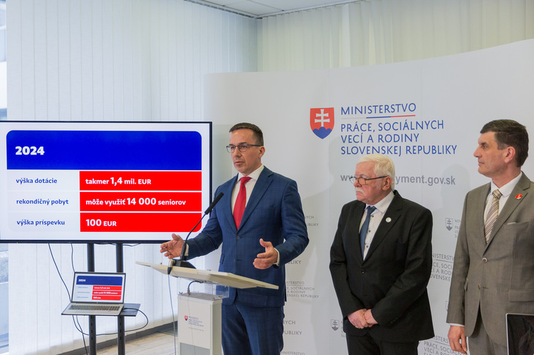 minister prace erik tomas tlacovej konferencii k teme rekondicne pobyty seniorov | WebJET CMS