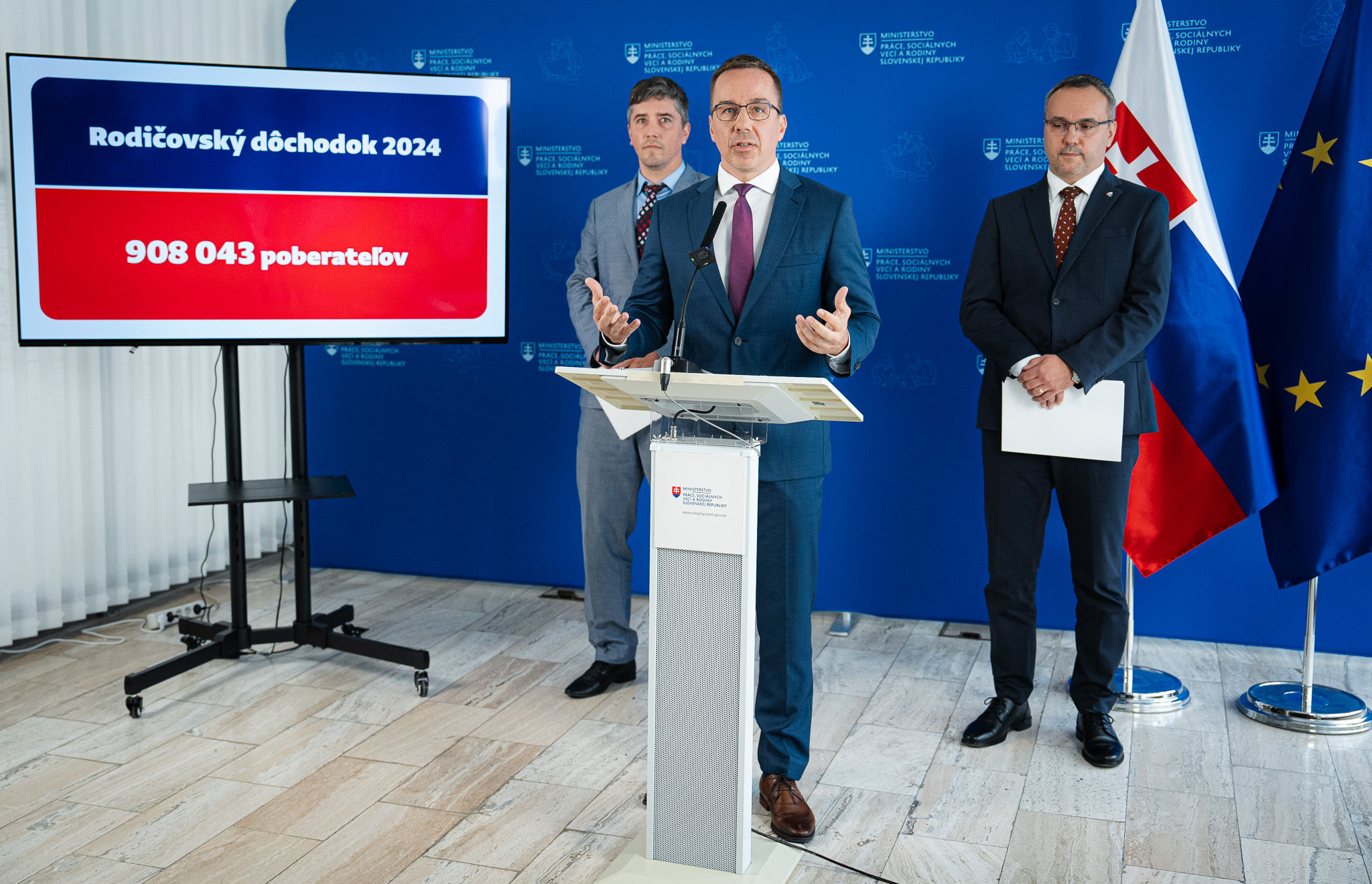 minister prace erik tomas vyplacani rodicovskeho dochodku | WebJET CMS