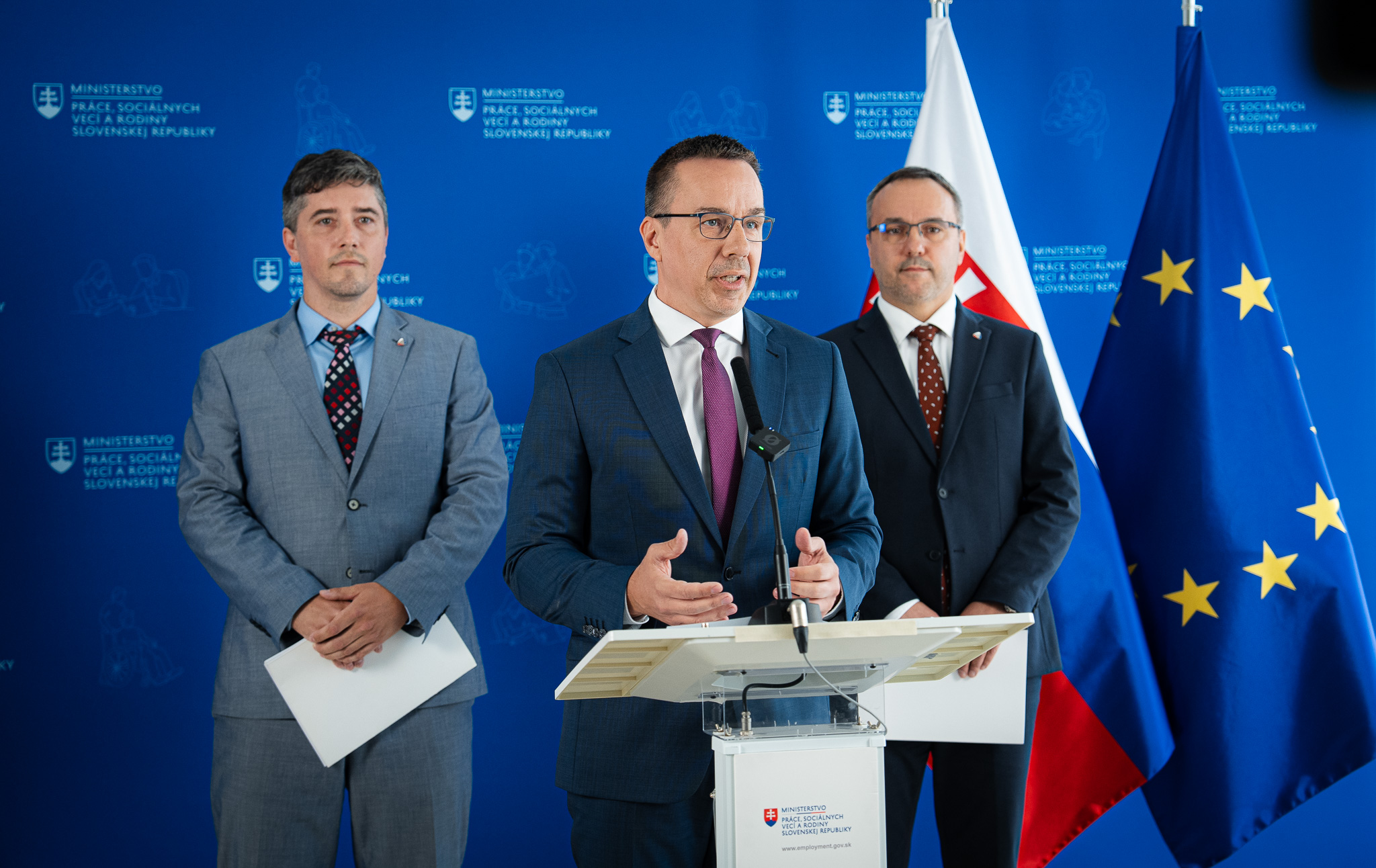 minister prace erik tomas vyplacani rodicovskeho dochodku 2 | WebJET CMS