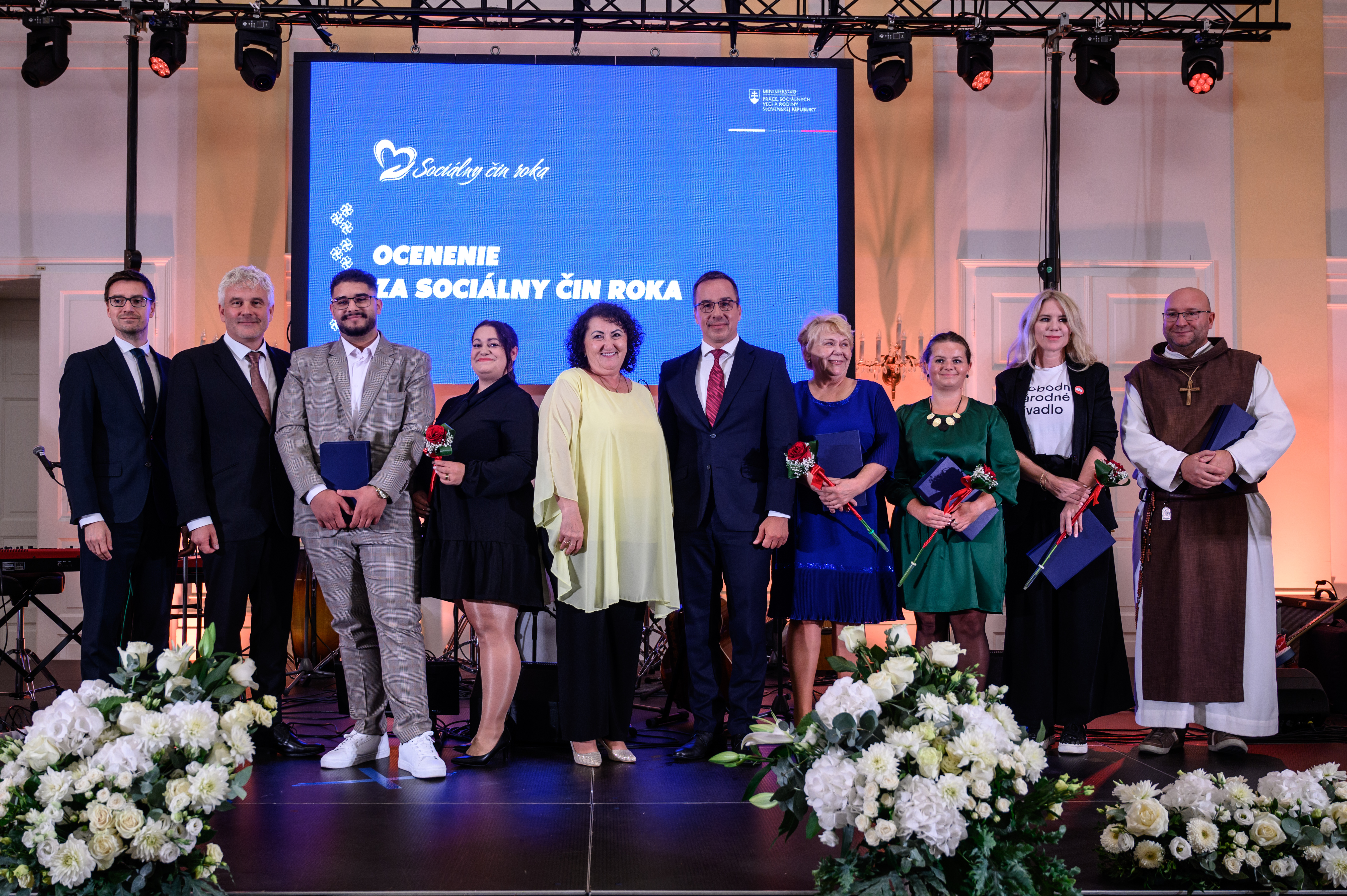 spolocna fotka ocenenei za socialny cin roka | WebJET CMS